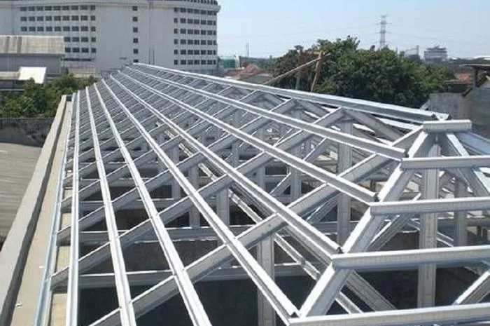 Hal yang Harus Diperhatikan saat Renovasi Atap Baja Ringan